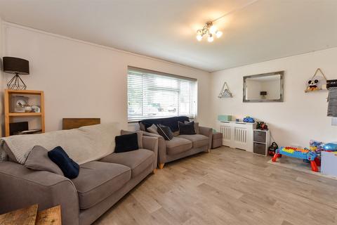 2 bedroom ground floor flat for sale, Coronation Avenue, East Tilbury, Tilbury, Essex