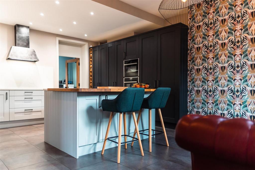 Open Plan Kitchen/Breakfast Area