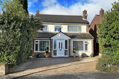 4 bedroom detached house for sale, Woburn Drive, Hale