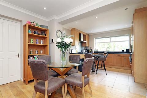 4 bedroom detached house for sale, Woburn Drive, Hale