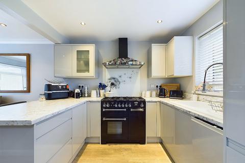 3 bedroom end of terrace house for sale, Heather Walk, Hazlemere, High Wycombe, Buckinghamshire