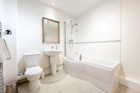 2 bedroom apartment to rent, Lansdown Place, Cheltenham GL50 2HX