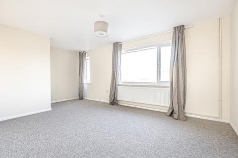 2 bedroom apartment to rent, Mulfords Hill, Tadley, RG26