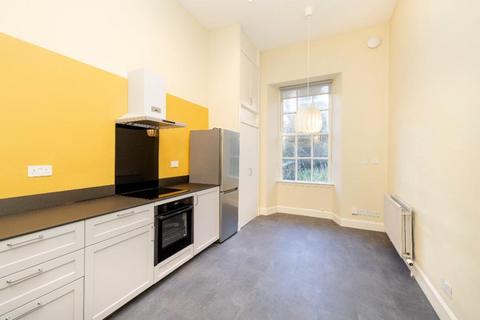 3 bedroom flat to rent, Lauriston Place, Central, Edinburgh, EH3