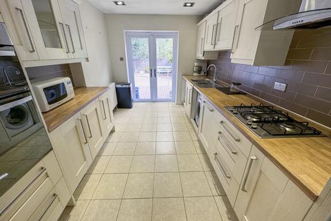 4 bedroom detached house for sale, Oakdene Way, Leeds