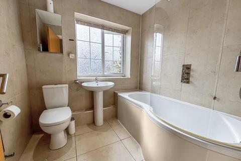 4 bedroom detached house for sale, Oakdene Way, Leeds