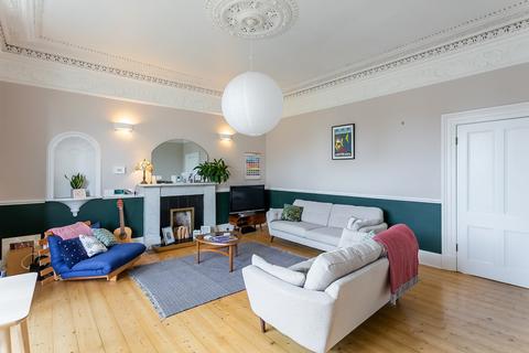 211/2 Newhaven Road, Edinburgh, EH6 4QD