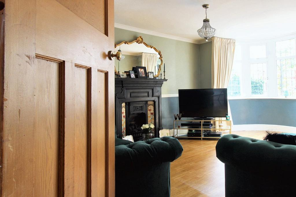 Holyhead Road, Coventry CV5 4 bed semidetached house for sale £350,000