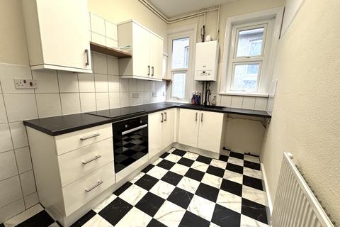 2 bedroom flat to rent, Denvonshire Gardens, Margate