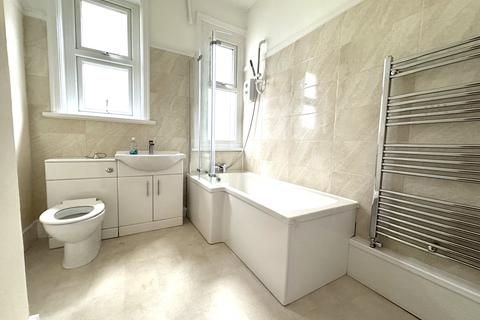 2 bedroom flat to rent, Denvonshire Gardens, Margate