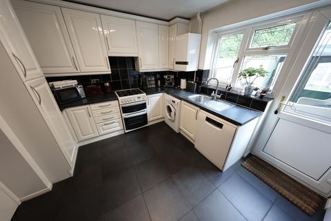 2 bedroom end of terrace house for sale, Curling Lane, Badgers Dene, Grays