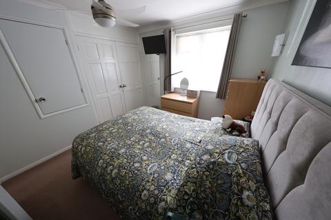 2 bedroom end of terrace house for sale, Curling Lane, Badgers Dene, Grays