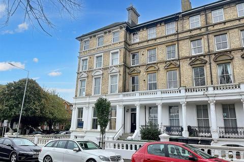 2 bedroom flat for sale, St. Annes Road, Eastbourne