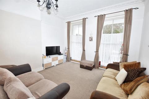 2 bedroom flat for sale, St. Annes Road, Eastbourne