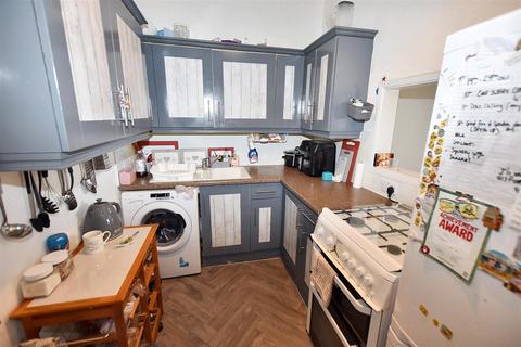 2 bedroom flat for sale, St. Annes Road, Eastbourne