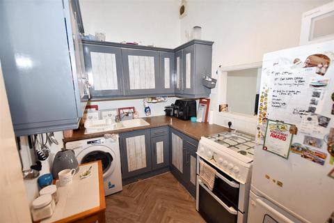 2 bedroom flat for sale, St. Annes Road, Eastbourne