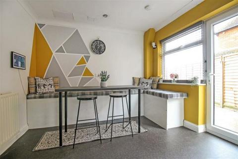 48 Liphook Road, Lindford, Bordon, GU35 0PP