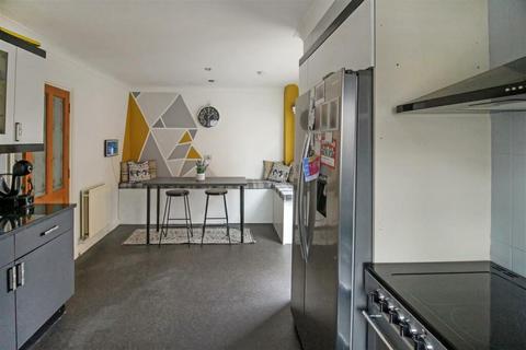 48 Liphook Road, Lindford, Bordon, GU35 0PP