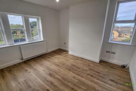 2 bedroom flat to rent, Station Road, Chesterfield S45