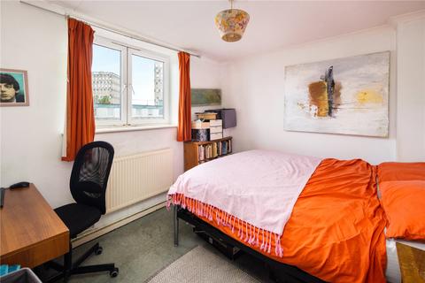 2 bedroom flat for sale, Chater House, Roman Road, London, E2