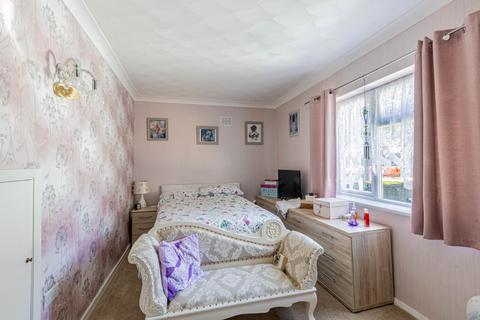 2 bedroom maisonette for sale, Queen Elizabeth Way, Colchester, CO2