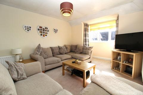 2 bedroom apartment to rent, South Court, Summerfields, CM4