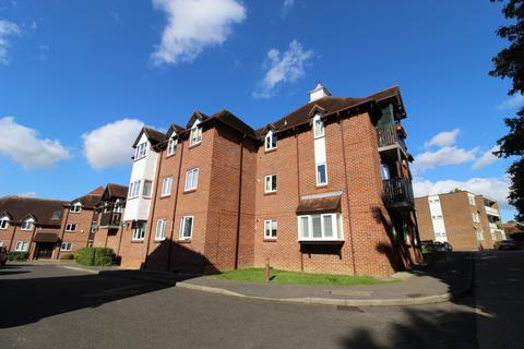 2 bedroom apartment to rent, South Court, Summerfields, CM4