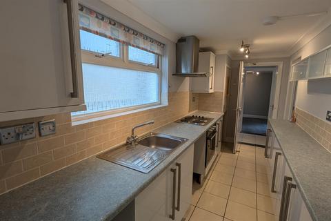 2 bedroom flat to rent, GRANADA ROAD, SOUTHSEA, PO4 0RJ