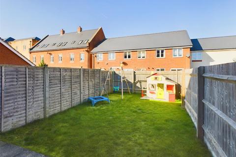 3 bedroom end of terrace house for sale, Robinswood Close, Brockworth, Gloucester