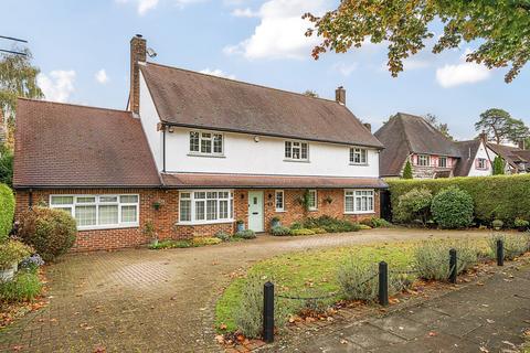 8 Beechwood Drive, Keston, BR2 6HN