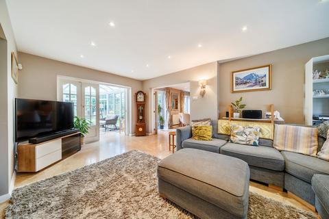 8 Beechwood Drive, Keston, BR2 6HN