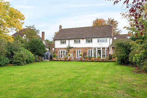 8 Beechwood Drive, Keston, BR2 6HN