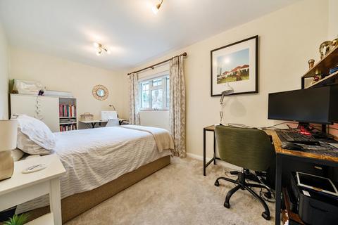 8 Beechwood Drive, Keston, BR2 6HN