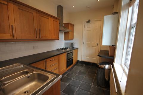 6 bedroom terraced house to rent, Deuchar Street, Jesmond