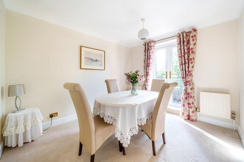 3 bedroom apartment for sale, Park Lawn, Farnham Royal, Buckinghamshire, SL2