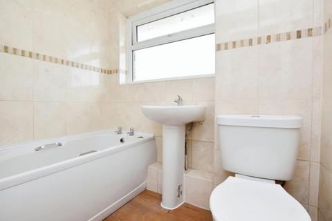 25 Ashcott, Bristol, BS14 0AG