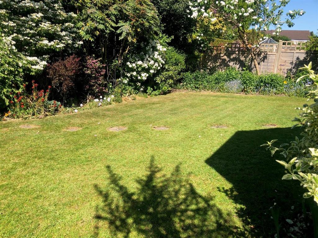 Garden Rear 2.jpg