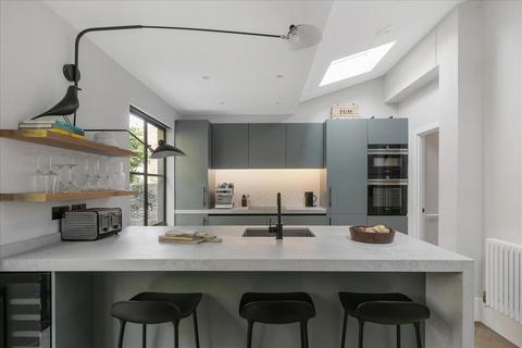 6 Silverton Road, London, W6 9NY