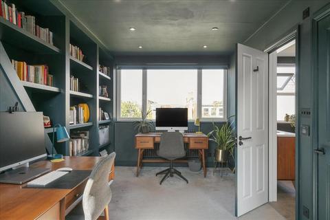 6 Silverton Road, London, W6 9NY