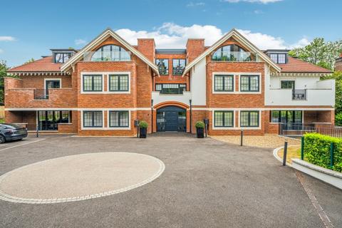 3 bedroom apartment to rent, Penn Road, Beaconsfield, Buckinghamshire, HP9