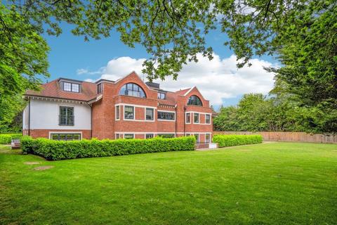 3 bedroom apartment to rent, Penn Road, Beaconsfield, Buckinghamshire, HP9