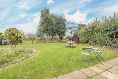 13 Lossie Drive, Iver, SL0 0JR