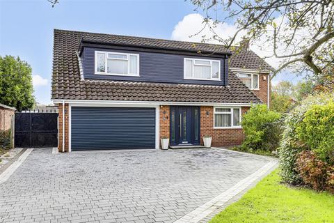 4 bedroom detached house for sale, Leabrook Close, Clifton Village NG11