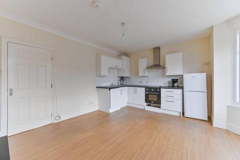 2 bedroom flat to rent, Davidson Road, Croydon, CR0