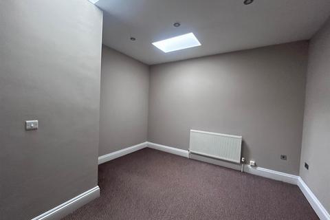 2 bedroom end of terrace house to rent, Osbourne Street,Hull