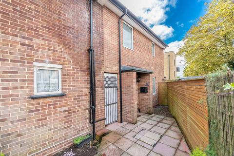 3 bedroom end of terrace house for sale, Doncaster Drive, Northolt, UB5