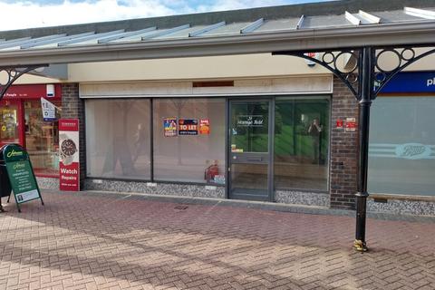 Retail property (high street) to rent, Hailsham BN27