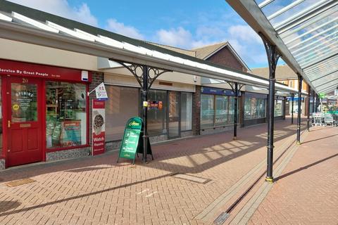 Retail property (high street) to rent, Hailsham BN27