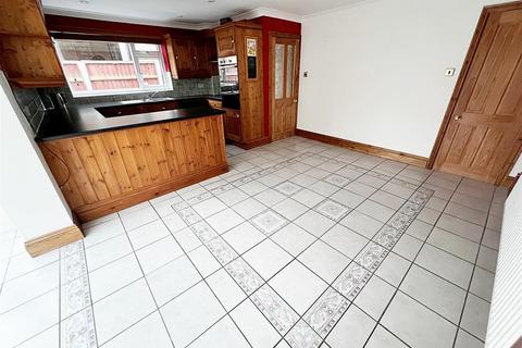 3 bedroom house for sale, Old Main Road, Barnoldby-Le-Beck, Grimsby, N. E.. Lincs, DN37 0BE