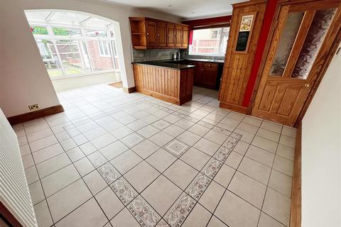 3 Old Main Road, Barnoldby Le Beck, Grimsby, DN37 0BE